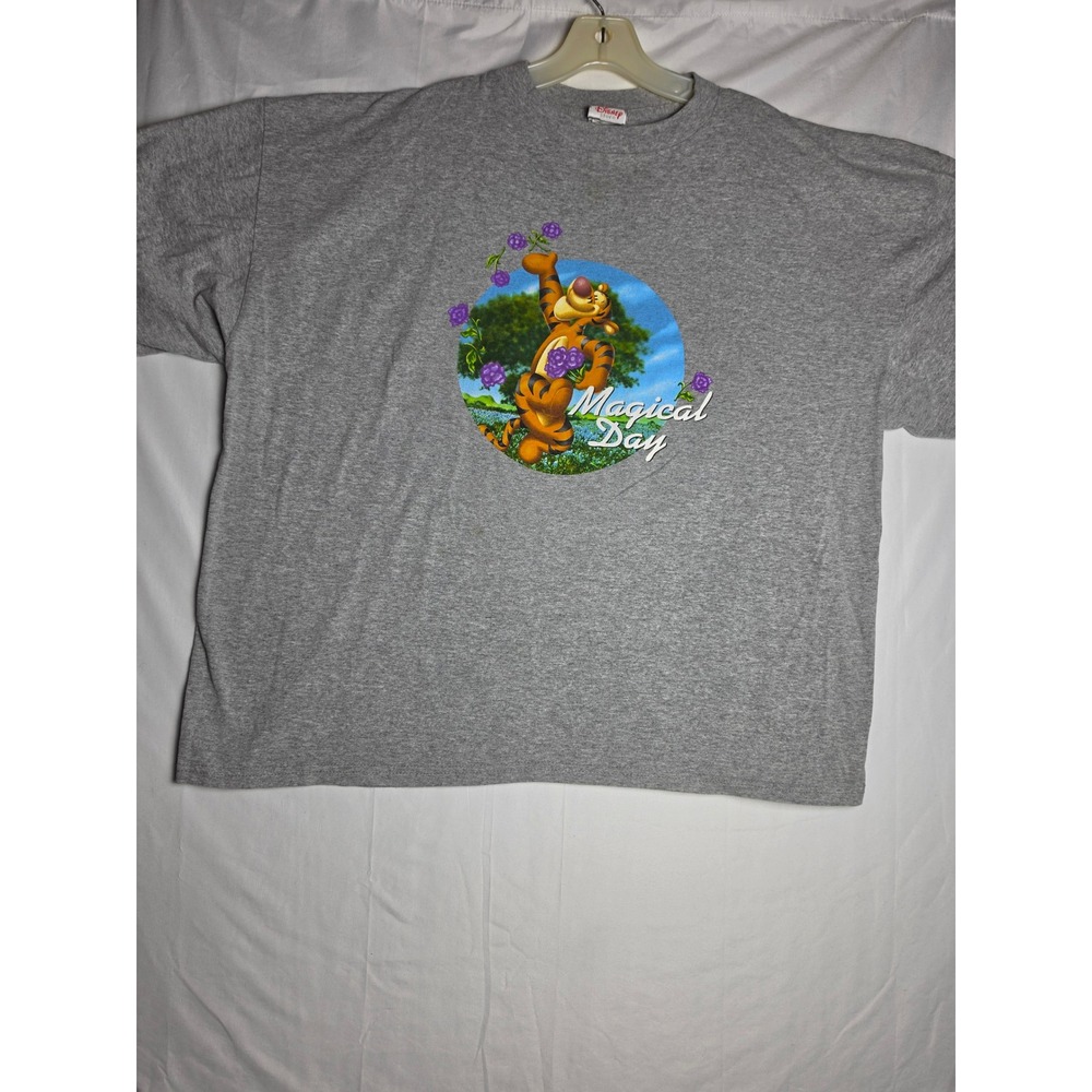 Vintage Disney Store Tigger Magical Day Gray T-Shirt XXL Made in USA 90s